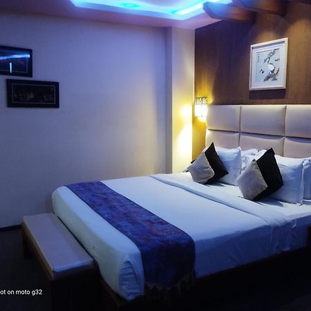 Dolphin Chocolate Inn Chandannagar Экстерьер фото
