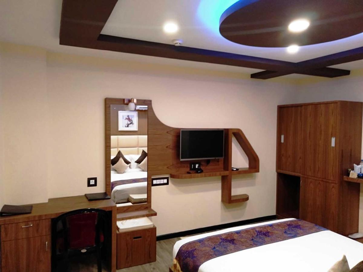 Dolphin Chocolate Inn Chandannagar Экстерьер фото