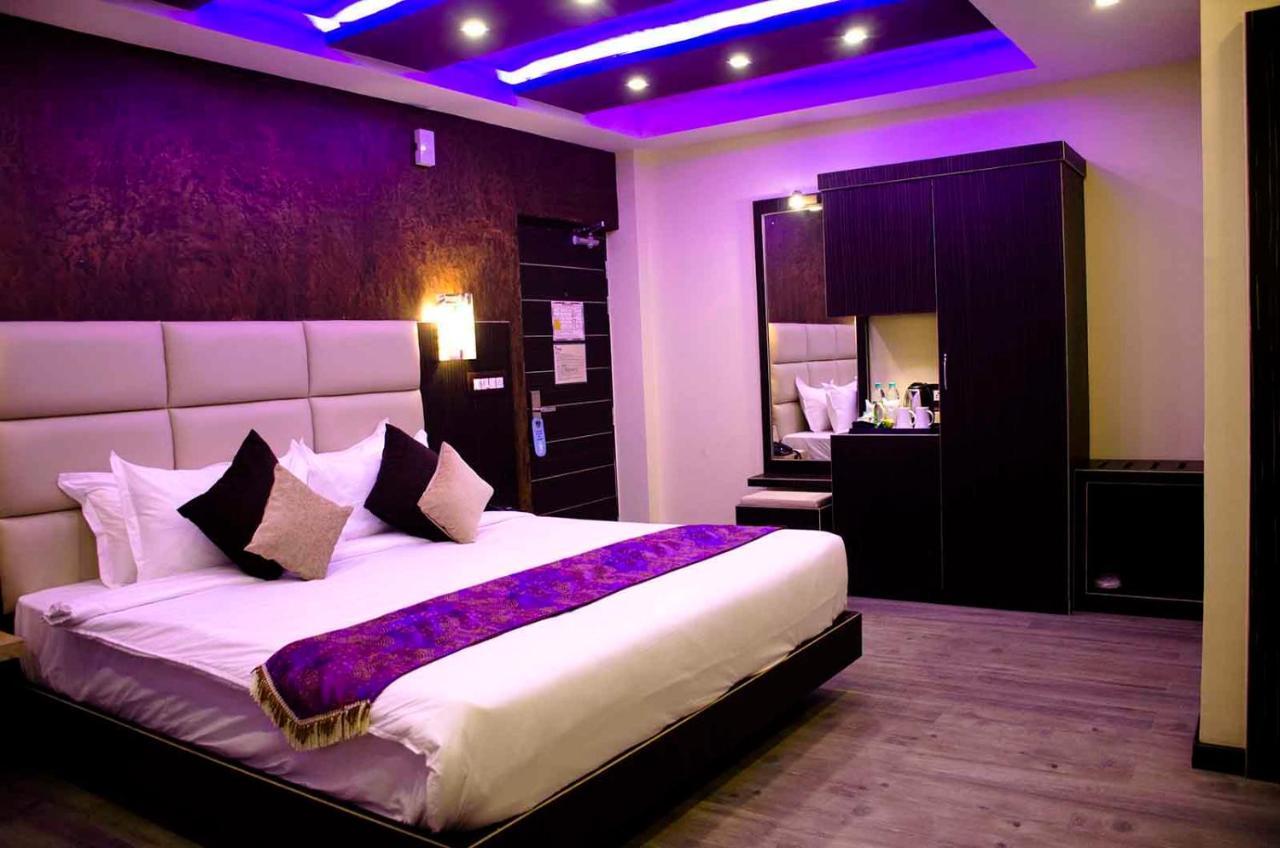 Dolphin Chocolate Inn Chandannagar Экстерьер фото