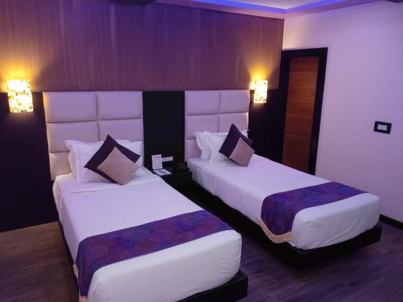 Dolphin Chocolate Inn Chandannagar Экстерьер фото