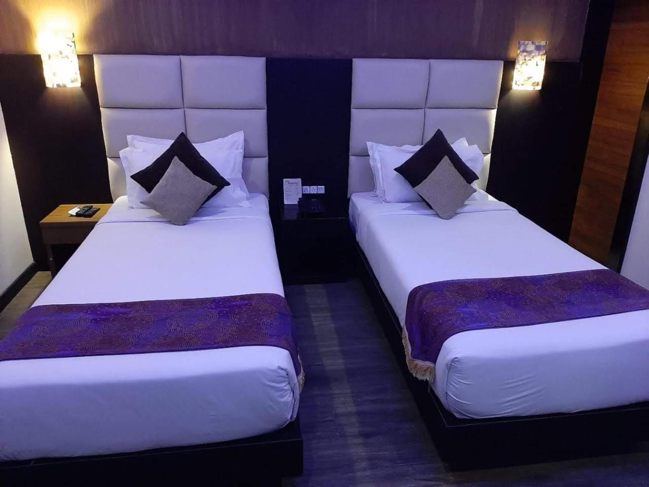 Dolphin Chocolate Inn Chandannagar Экстерьер фото
