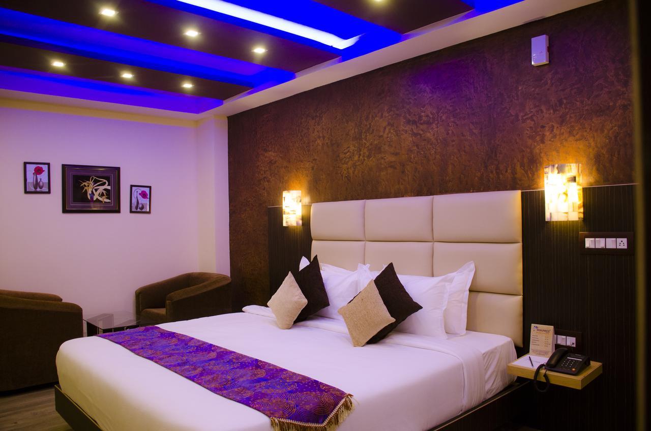 Dolphin Chocolate Inn Chandannagar Экстерьер фото