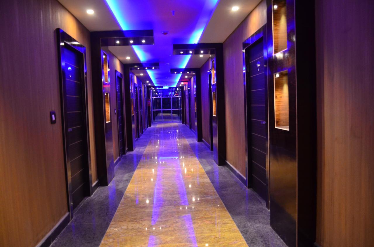 Dolphin Chocolate Inn Chandannagar Экстерьер фото