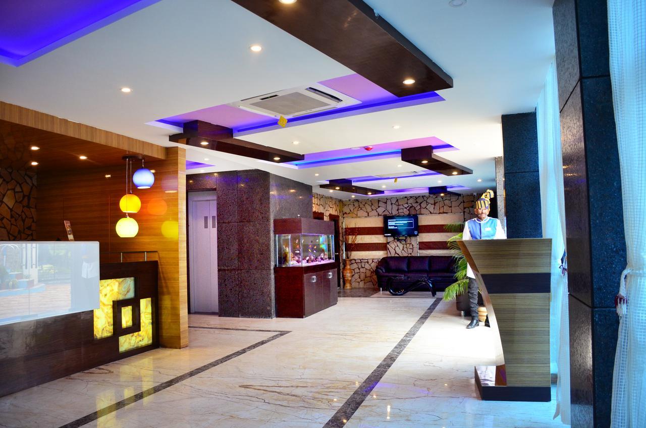 Dolphin Chocolate Inn Chandannagar Экстерьер фото