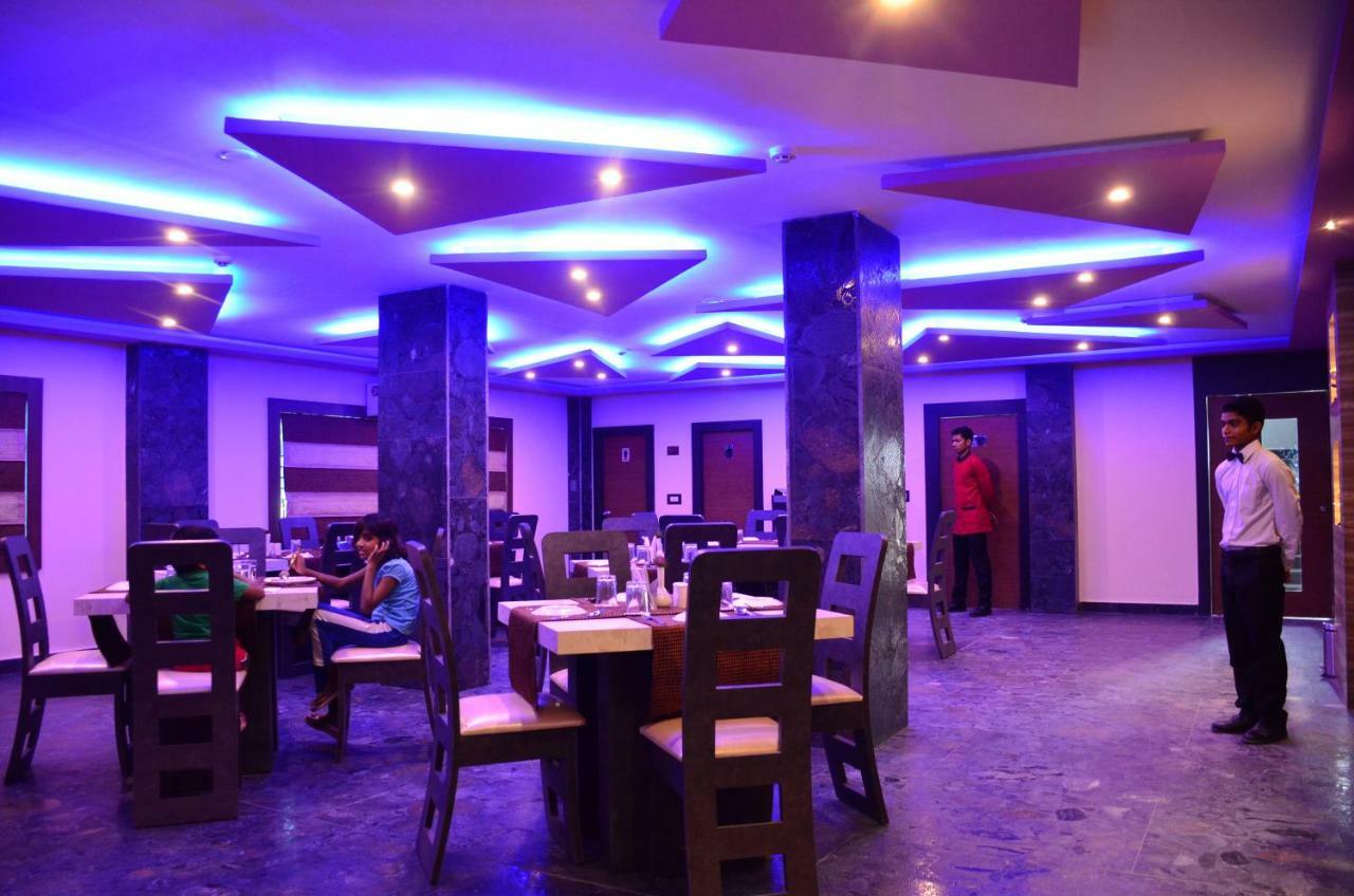Dolphin Chocolate Inn Chandannagar Экстерьер фото